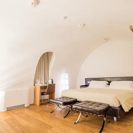 Dimora Intini Hotel 4*